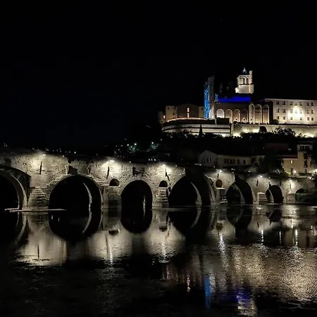 Petite Maison Independante. *
