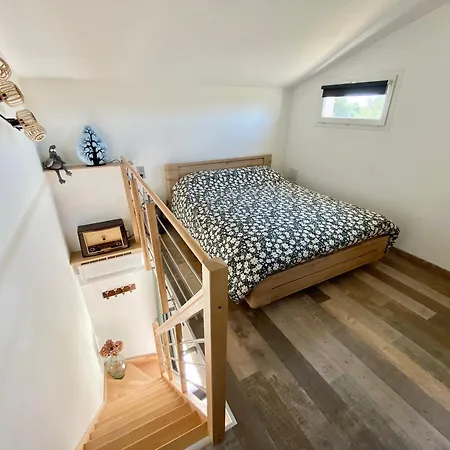 Petite Maison Independante. * Beziers