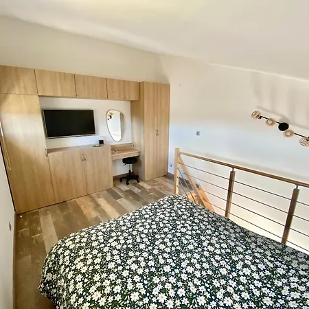 Petite Maison Independante. Holiday home